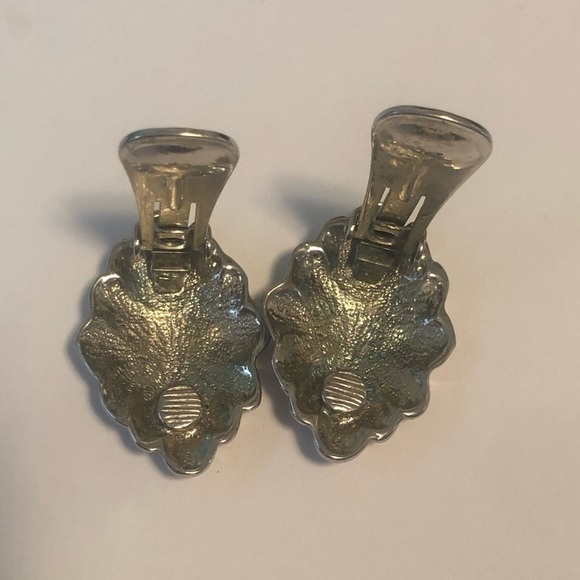 VTG Vendome By Coro Silver Tone Diamond Shapes Clip On Earrings 1.1” x .7” - Picture 3 of 5
